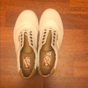 Unisex White Lowtop Vans